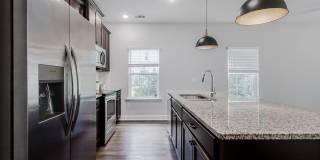 Spacious 3BR End Unit with Modern Finishes Gallery 3