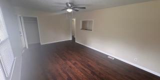 Beautiful 3 BED- 2BA with bonus room fenced in yard Gallery 4