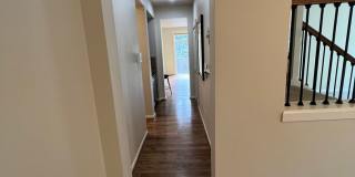 Spacious 5-Bed, 2.5-Bath Single-Family Home in Redmond Spacious 5-Bed, 2.5-Bath Single-Family Home in Redmond Gallery 32