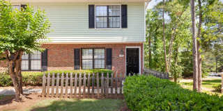 3bd/2.5ba Split Level Condo in Quiet Neighborhood! Gallery 1