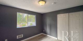 Spacious Port Orchard Split-Level with A/C, Two Living Areas & Fenced Backyard Gallery 15