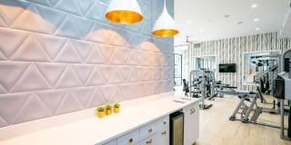 Met on 7th Gallery 13