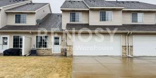 Available August 1 - huge townhome 2 bedroom 2 bath townhome in Shakopee! Gallery 1
