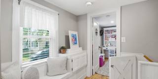 611 S KING Street Gallery 20