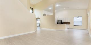 5/4 HEATHROW POOL HOME! Gallery 14