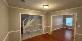 Spacious Home Freshly Painted and New Carpeted! Fully Fenced in Back Yard. Gallery 8