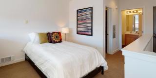 Edgewater Gallery 10