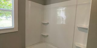 Beautiful 3 bedroom home available Early August! Gallery 18