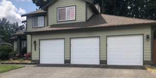 Gorgeous 4 Bedroom Home in Quiet Puyallup Neighborhood!! Gallery 1
