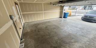 Beautiful 3 Bed, 2.5 Bath Large Townhome Gallery 17