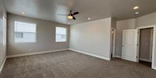 4 BEDROOM SANDHOLLOW TOWNHOME FOR RENT! Gallery 17