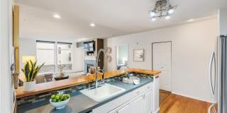 Amazing West Seattle 2 bedroom 2 bath W/S/G and 2 parking spots included! Gallery 5