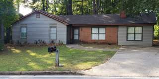 Spacious Ranch-Style 3 Bedroom Home with Bonus room Large back yard! Gallery 1