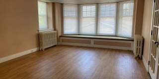 3 BEDROOM APARTMENT! Gallery 1