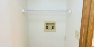 Charming 2 bedroom 1 bath townhome available! Gallery 30