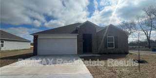 806 Comanche Dr Gallery 1