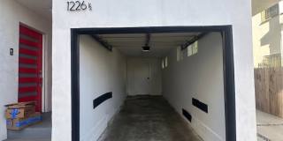 1226 1/2 N Kenmore Ave Gallery 5