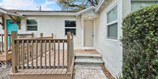 Beautifully Renovated 2 Bed/1 Bath Duplex – Move-In Ready in the Heart of Clearwater! Gallery 4