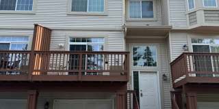 Great Location *2Bed*1.5Bath Townhouse - Oakdale-Available May 1 Gallery 1