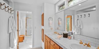 66 Alpine Court Gallery 27