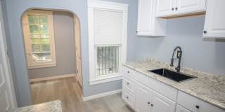 Newly Renovated 4BR/2BA - 1215 E 113th St Gallery 15