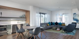 Hyde Square Gallery 27