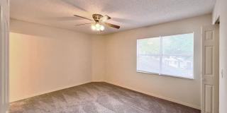 Two-Bedroom Townhome in Winter Haven Gallery 14