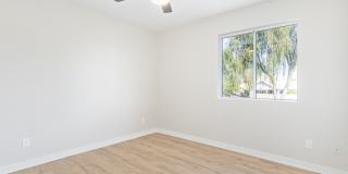 1018 W Kings Avenue Gallery 26
