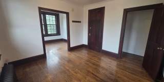 2 Bedroom, 1 Bathroom in Historical Woodland Avenue building! Gallery 11