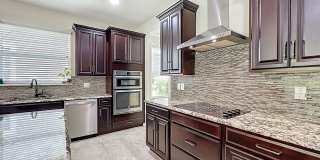 !!!NOW AVAILABLE!!! Beautiful 4-Bedroom PET FRIENDLY Home for Rent in RANDAL PARK! Gallery 25