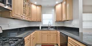 Spacious 4 Bedroom Home with A/C Spacious 4 Bedroom Home with A/C Gallery 7