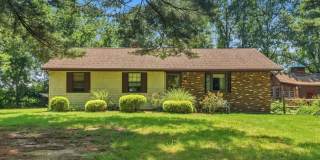 Spacious 3-Bedrooms Single Family House for Rent in Ludlow! Gallery 1
