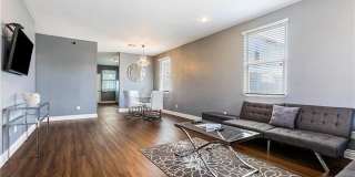 1512 N ROBERTSON Street Gallery 2