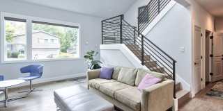 Fully Furnished Lake Oswego Gem!!!! Gallery 1