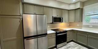 2 bedroom cottage in Mackenzie Place-55+community Gallery 8