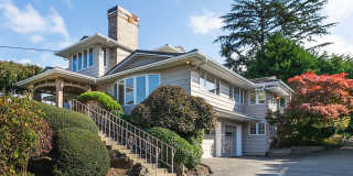 Normandy Park House: Stunning Water Views, Private Sport Court, Entertainer's Dream Gallery 1