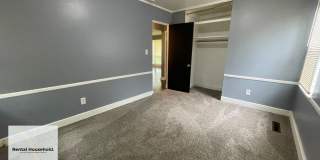 2-Bedroom Ranch Move-In Ready!! Gallery 7