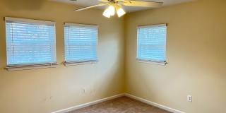 Beautiful 2 bed/2 bath condo in Reston...walk to RESTON TOWN CENTER!! Gallery 8