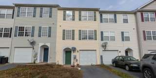 3 Bed/2 Full,2 Half Bath Townhome in Martinsburg, WV Gallery 1