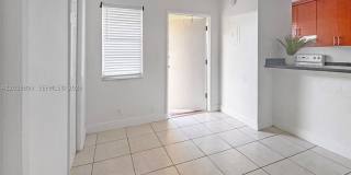 4081 N Dixie Hwy Gallery 4