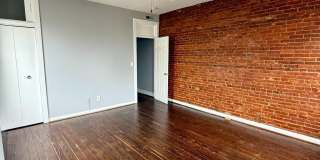 1001 LIGHT Street Gallery 7