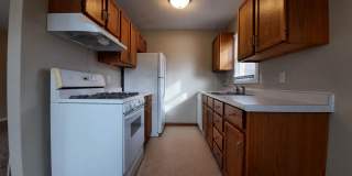 Pet Friendly, no weight/breed restrictions! Detached Garage! Gallery 7