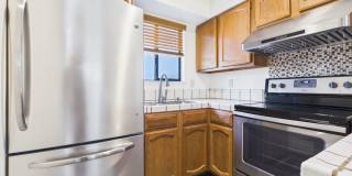 Sumaya Condo 2 Bed/2 bath with Fireplace. Includes washer and dryer Gallery 6