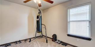 $500 Off First Month's Rent!!! St James Park Home in Norman - Community Pool!  Available in Now! Gallery 9