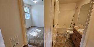 1020 NE B St Gallery 16