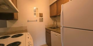 Elevated Living: Top-Floor 1 Bedroom Apartment with Mountain Views for a Serene and Scenic Lifestyle Gallery 7