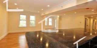 Charming 10 Bedroom- No Broker Fee-Rooftop Deck Gallery 5