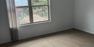 2 Bedroom/ 1.5 Bath Townhome w/ Washer & Dryer Connection Gallery 3