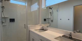 Smart, Modern 4-Bedroom Townhome Near Disneyland & Major Freeways Gallery 15