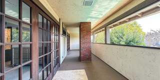 528 W Winnie Gallery 18